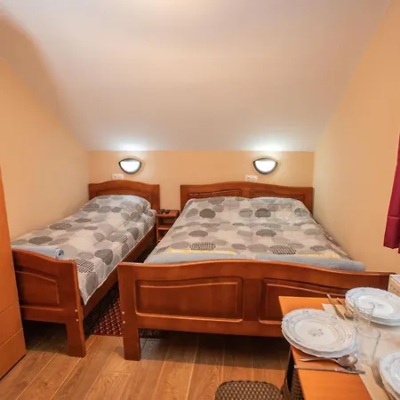 Gostinjska kuća Nada 3*