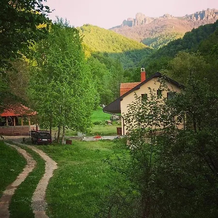 Nada Guest house *
